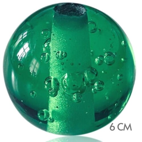 Stor glaskugle med bobler i flot flaskegrøn. Passer til den store kuglestage. 6 cm i diameter.