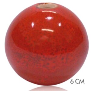 Rød porcelænskugle til den store kuglestage. 6 cm i diameter.