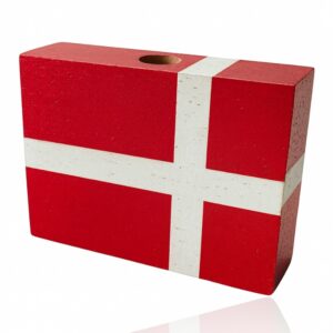 Fødselsdagsflag til kuglestagen My-Candle, så du kan dække fødselsdagbordet med en flot lysestagedekoration med med flag. Dannebrogsflag, fødselsdagsflag, træflag, My-Candle lysestage, dansk tradition, festlig dekoration